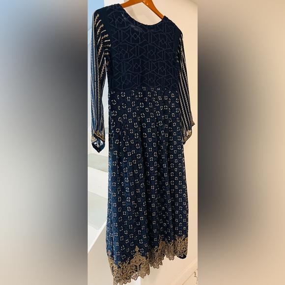 Pakistani Embroidered three pieces Maxi dress.long sleeve. Size small. - Picture 3 of 8